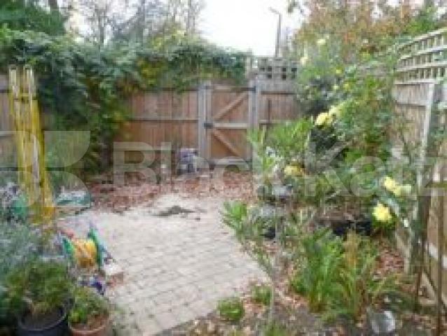 			GREAT LOCATION!!!, 3 Bedroom, 1 bath, 1 reception Flat			 Muswell Ave, MUSWELL HILL N10